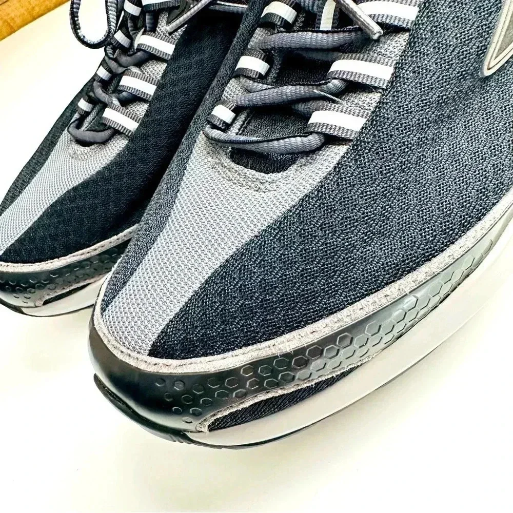 NWOT MBT Mahuta M Black Shoes